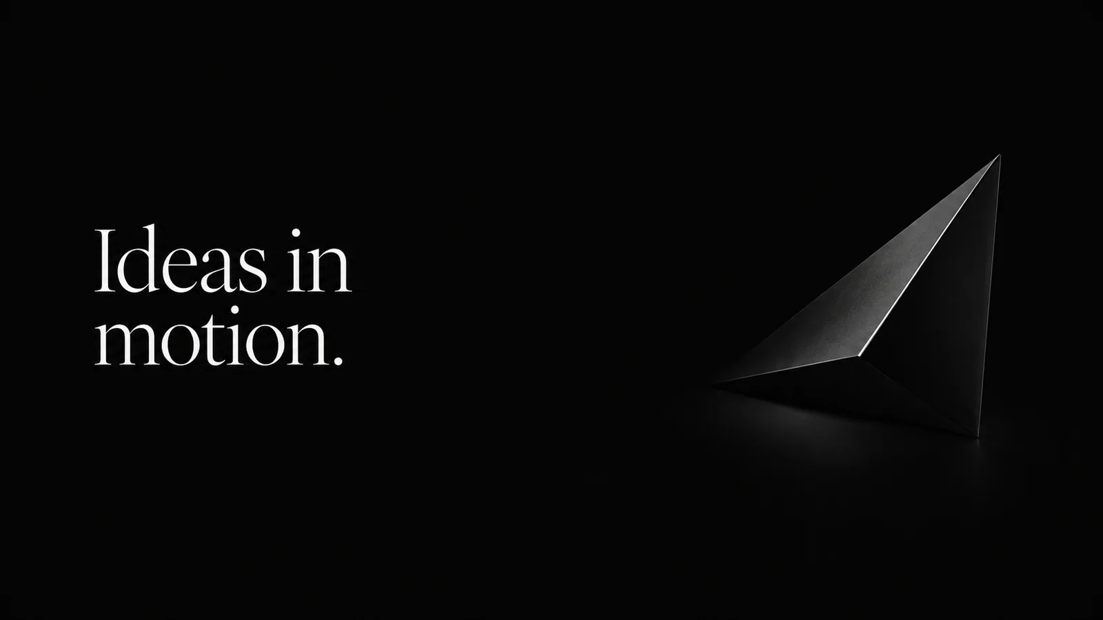 Black material, fine highlights and an elegant serif display: crafted, low-contrast slides where light guides attention.